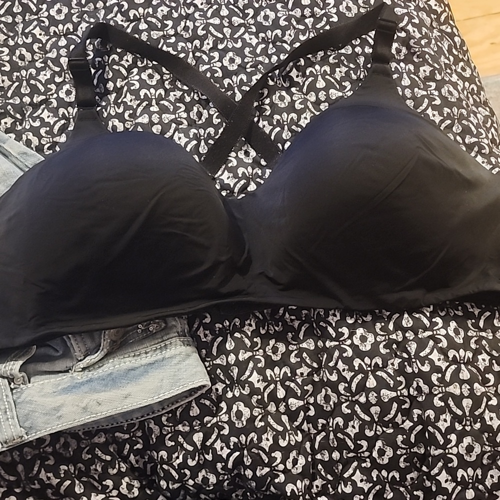 Torrid 44d black racerback bra